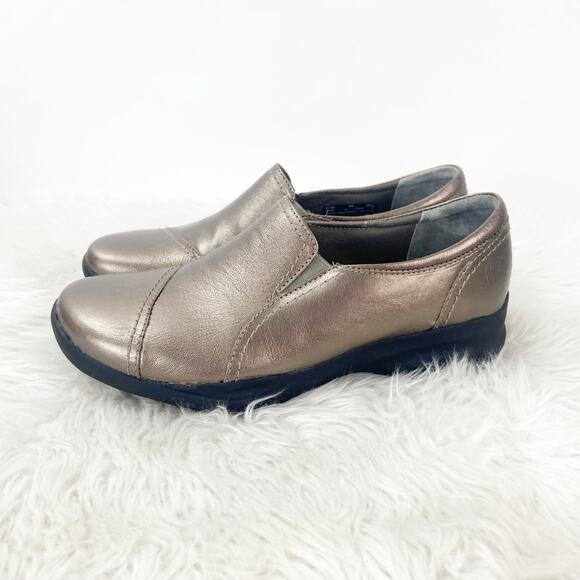 Clarks in Motion 9 Women's Bronze Gold Leather Slip On Round Toe Loafers Shoes - Picture 6 of 12